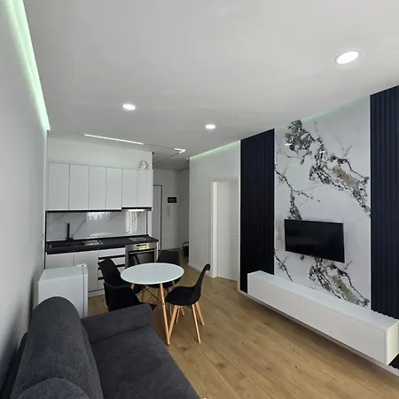 Blue Opal Apartment *