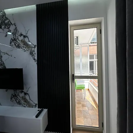 Blue Opal Apartment *